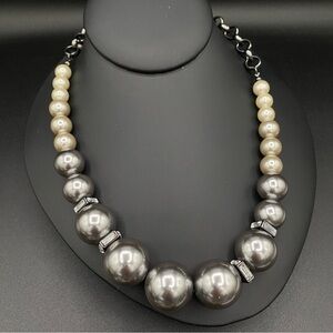 Chunky Graduated Faux Pearl Beaded Necklace in Cream and Gunmetal Grey Rolo